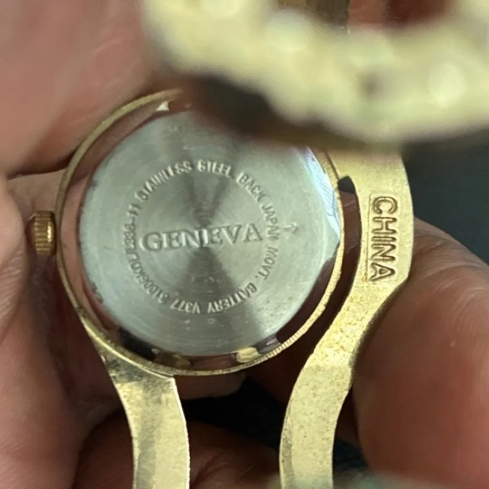 Geneva Bracelet Cuff Style Watch. EUC. Battery Currently Working. - Picture 3 of 7